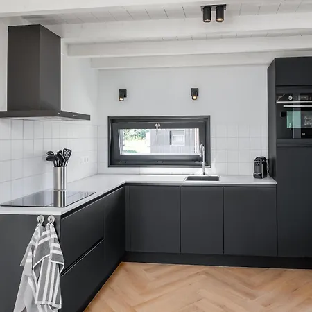 Luxurious With Terrace And Balcony *