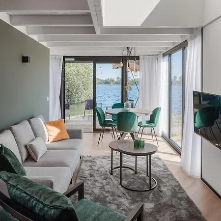 Luxurious With Terrace And Balcony Holiday home Zwartewaal